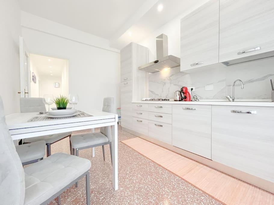 Elegant Apartment - Wifi - Smart Tv - Netflix เจนัว ภายนอก รูปภาพ