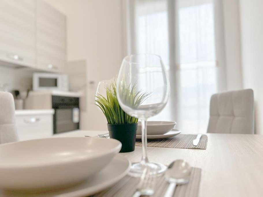 Elegant Apartment - Wifi - Smart Tv - Netflix เจนัว ภายนอก รูปภาพ